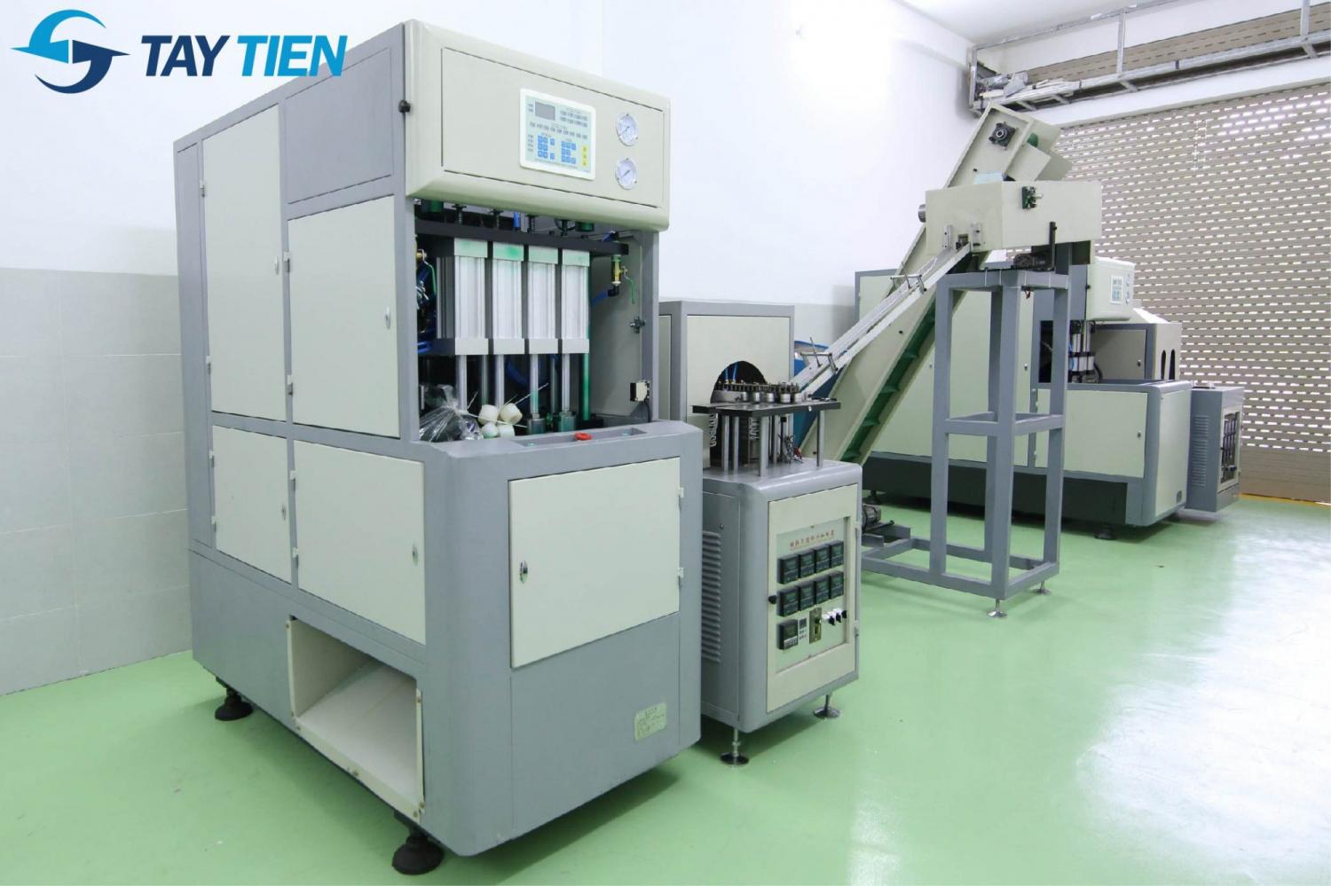 Máy thổi chai PET toàn tự động 3 sản phẩm